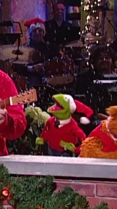 Christmas Kermit Dance Meme